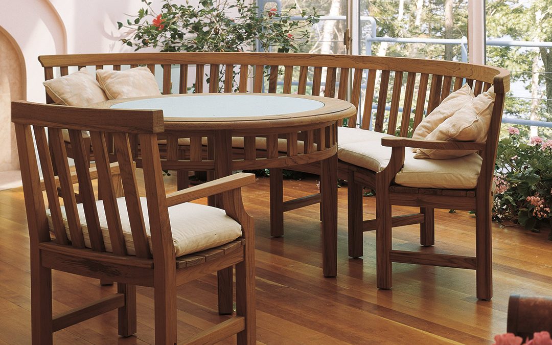 Weatherend Round Dining Table