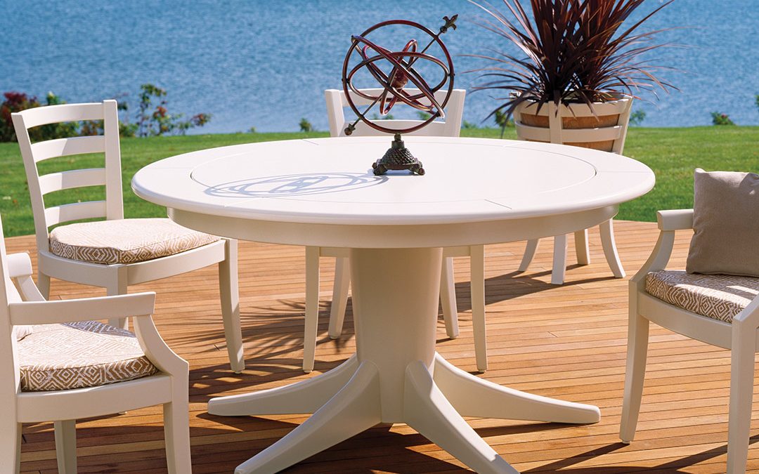 Yachting Round Pedestal Dining Table