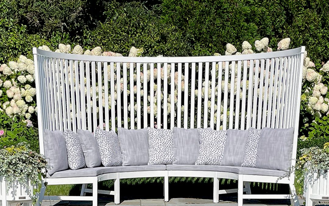 Tall Semicircular Settee